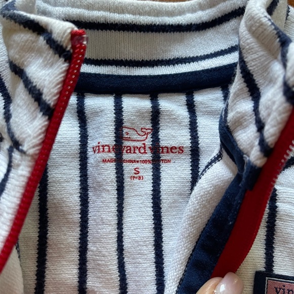 Vineyard Vines quarter zip pull over - Picture 2 of 3